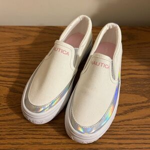 NWT Nautica Slip On sneakers with iridescent stripe /Big Girls Size 1